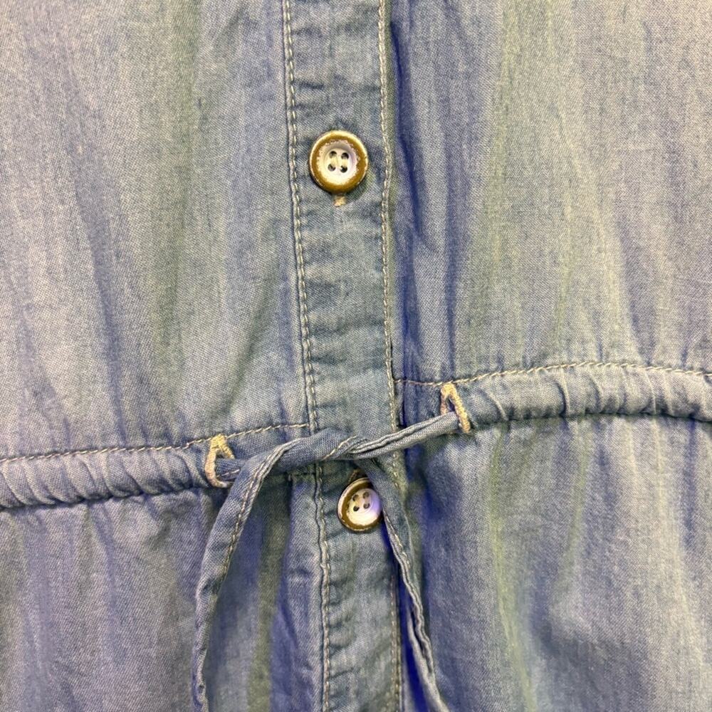 ⭐️ 3/$21 ⭐️ Democracy Women’s Blue Button Down Relaxed Sleeveless Top Size M - Picture 2 of 10